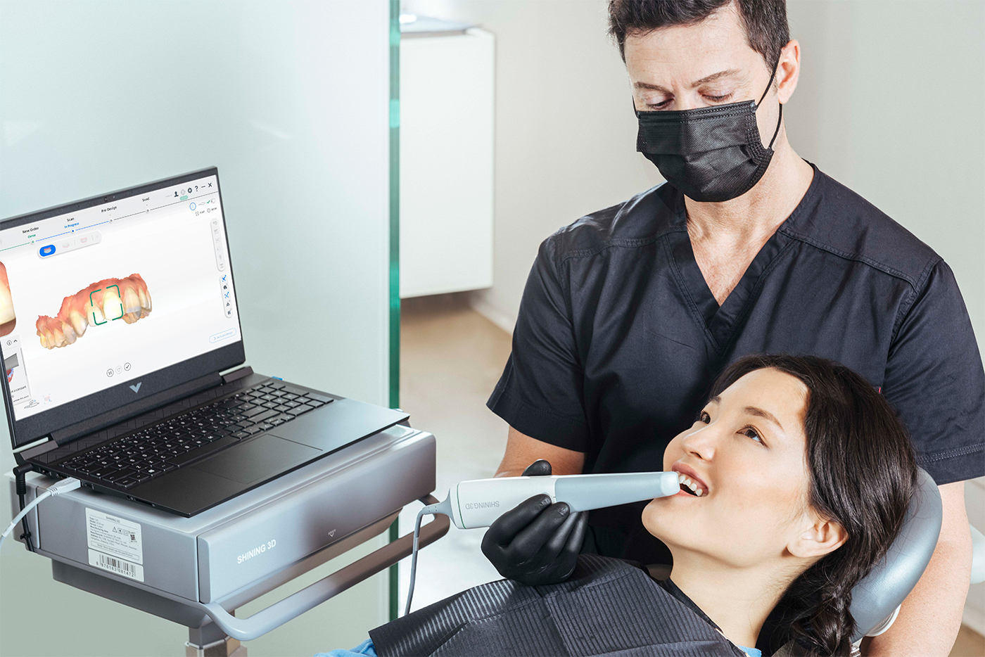 Escáner intraoral Shining 3D de la clínica